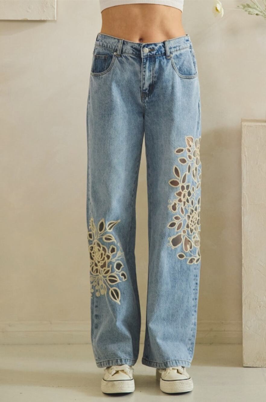Oli & Hali Light Wash Floral Cutout Embroidered Straight Jeans XL - Western Boho